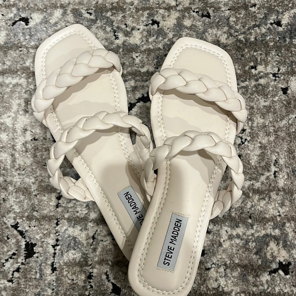 Steve Madden cream sandals